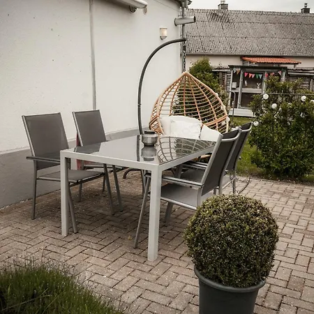 Wohlfuehl-ferienhaus Eifel-landurlaub Mit Herz 펜션